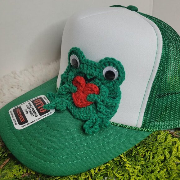 Adorable Crocheted Frog Trucker Hat with Red Heart - Picture 5 of 6